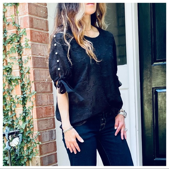 Black textured pearl detail sleeves tunic top | medium - Picture 1 of 14